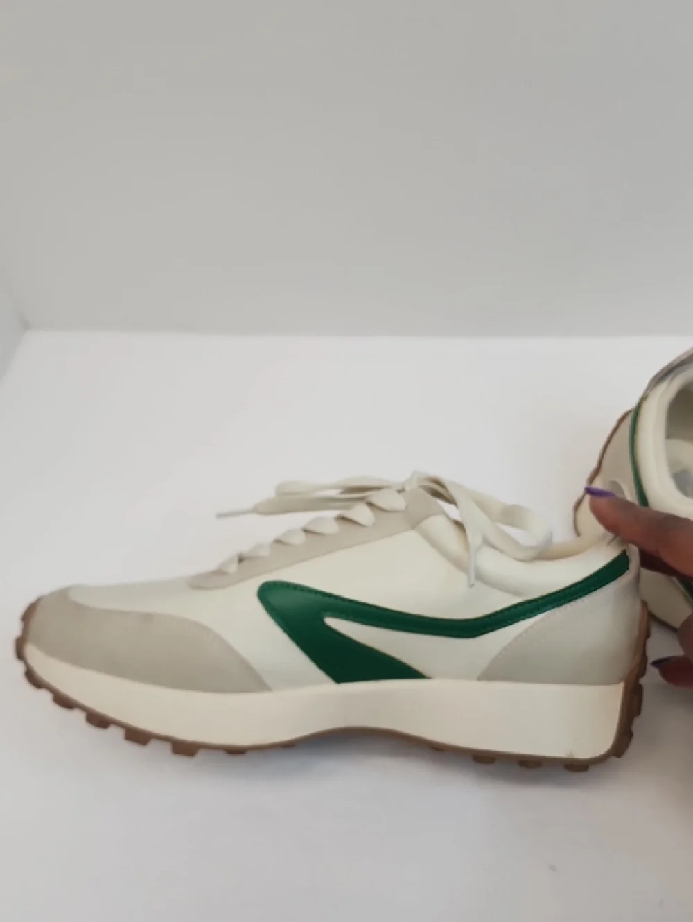 Dolce Vita Cream Beige Sneakers Green Stripe Lace Up Size 8.5